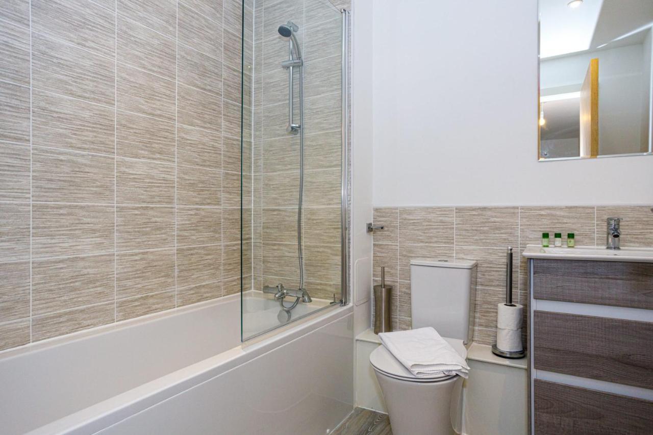 Contemporary 2 Bedroom Duplex In Salford Manchester Extérieur photo