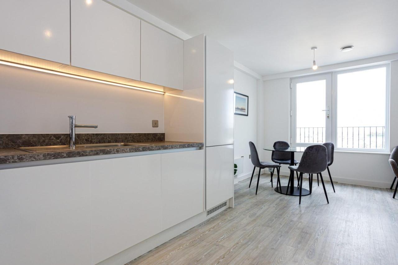 Contemporary 2 Bedroom Duplex In Salford Manchester Extérieur photo