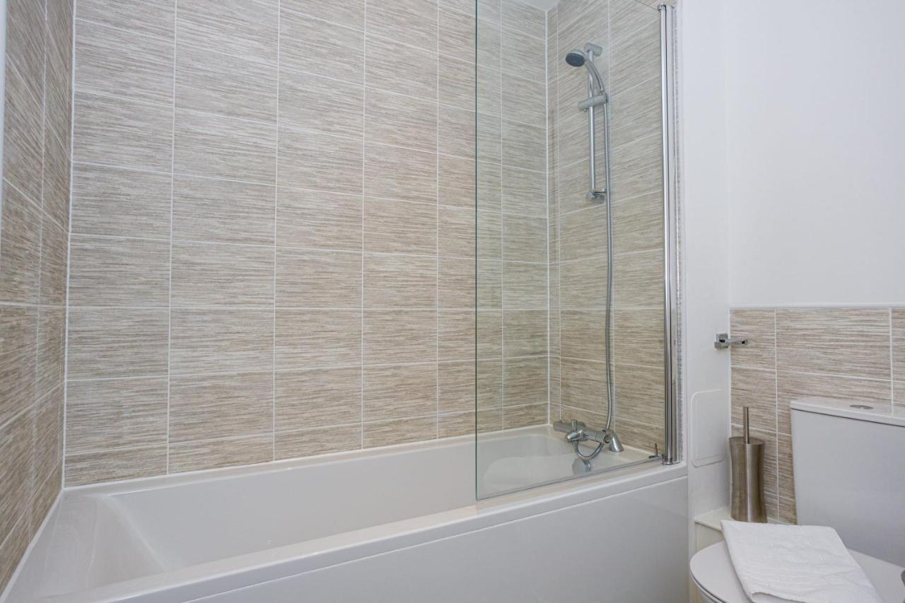 Contemporary 2 Bedroom Duplex In Salford Manchester Extérieur photo